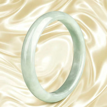 Bracelet en jadeite naturelle à motifs flottants