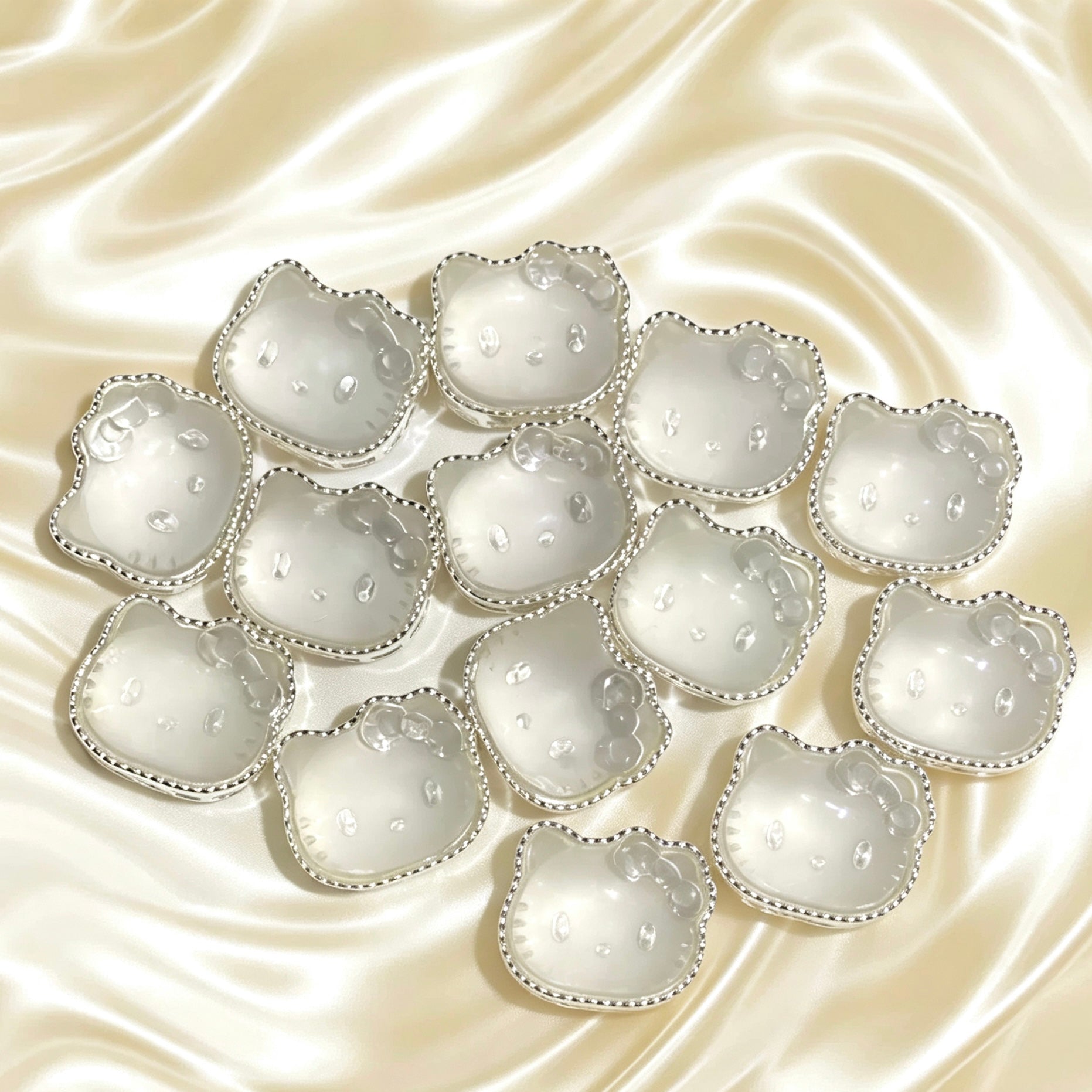 【BOGO】Charm Coffret Hello Kitty en cristal blanc naturel
