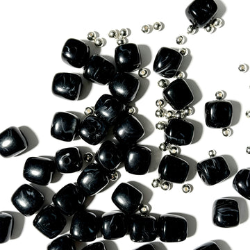 【Dernier 2 Sachets】L538 Résine Carrées Polychromes Noir 16*17mm