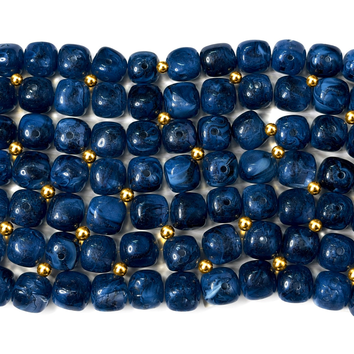 L577 Résine Carrées Polychromes Bleu Saphir 16*17mm